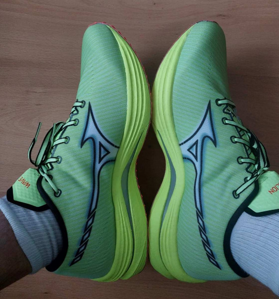 Buty do biegania Mizuno Wave REBELION