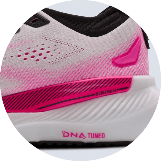 Buty do biegania damskie Brooks GLYCERIN GTS 23 White/Phantom/ Cyber Pink glycerin-gts-23-f-trait-1