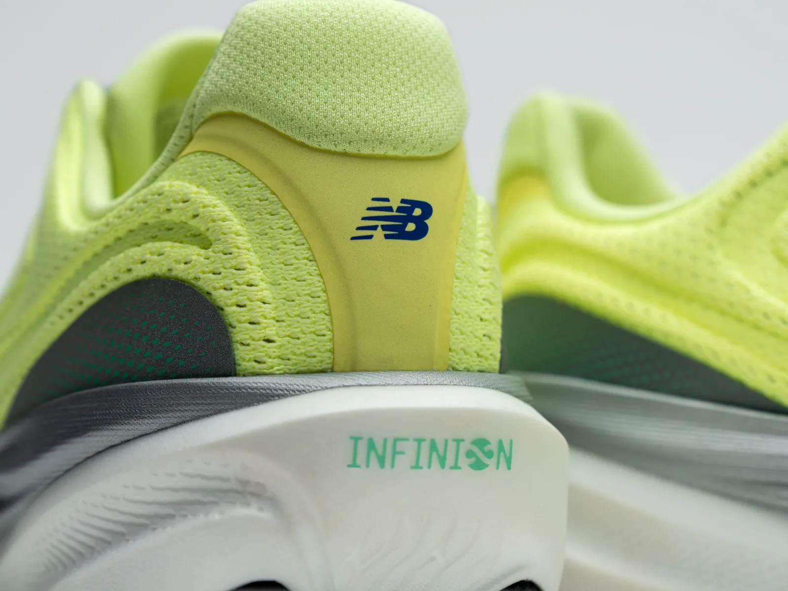 Buty do biegania New Balance M10802HR s126-1080v15-product-slot1