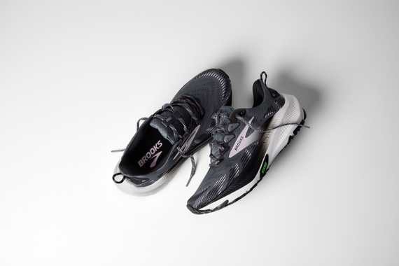 Buty do biegania w terenie damskie Brooks GHOST Trail Poppy Seed/Black/Pink