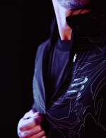 Kurtka do biegania COMPRESSPORT HURRICANE WINDPROOF AURORA