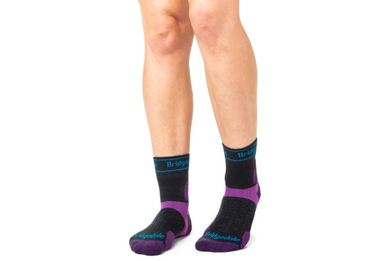 Skarpety damskie Bridgedale Trail Run Ultra Light T2 Merino Sport 3/4 Crew Charcoal/Purple