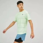Koszulka do biegania New Balance Q Speed Jacquard Short Sleeve MT13277VSG
