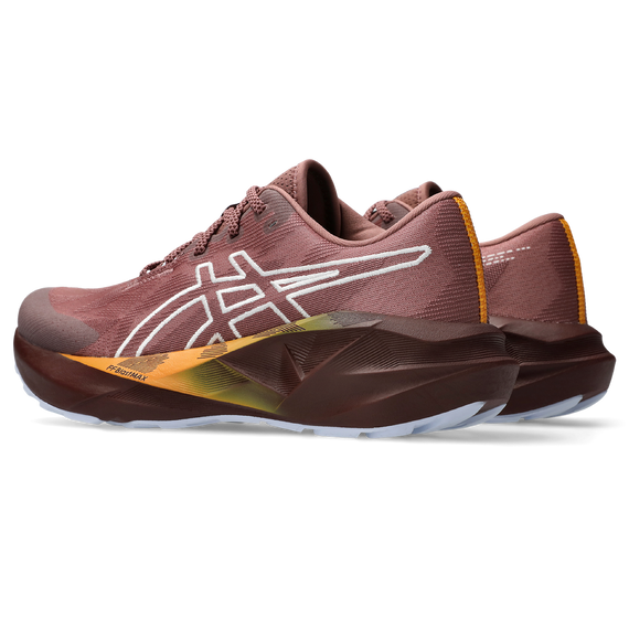 Buty do biegania damskie Asics NOVABLAST 5 TR Nature Bathing/Rubble Red