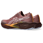 Buty do biegania damskie Asics NOVABLAST 5 TR Nature Bathing/Rubble Red