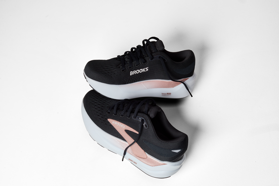 Buty do biegania damskie Brooks GHOST MAX Black/Black/Rose Gold
